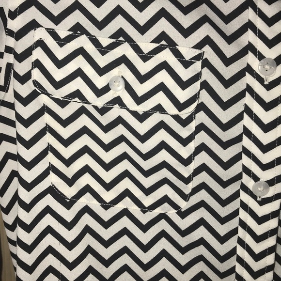 American Eagle Outfitters Chevron Blouse SP - Picture 2 of 6